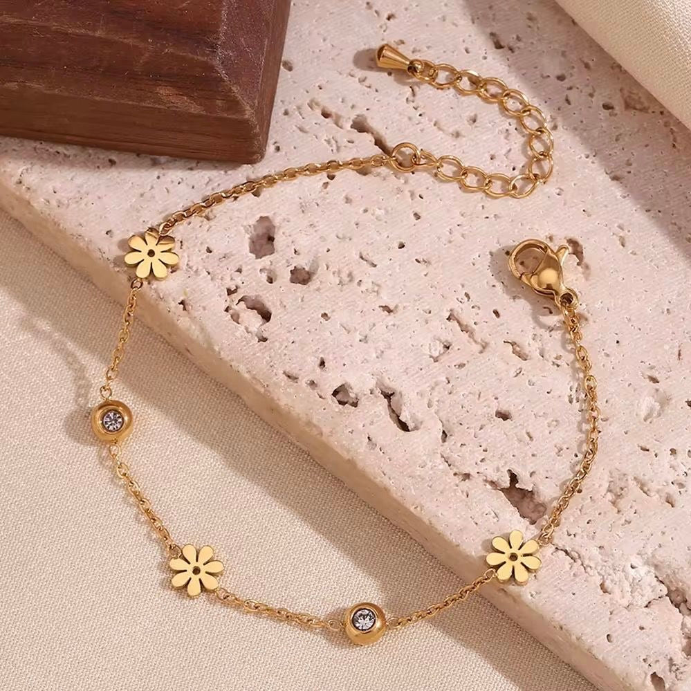 Dainty Daisy Bracelet