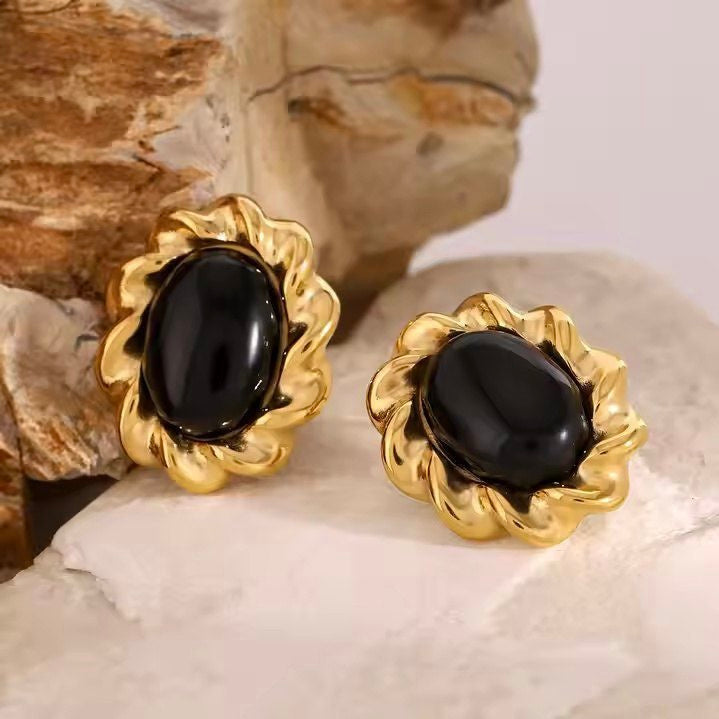 Vintage Black Earring