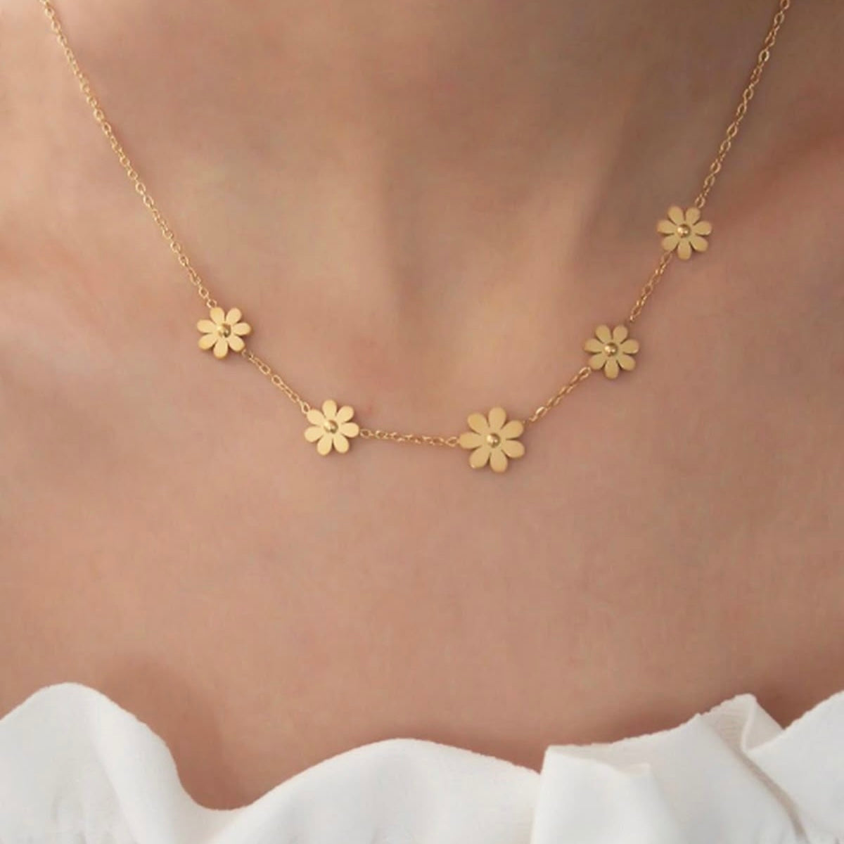 Daisy Flower Necklace