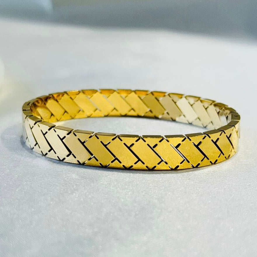 Zyra Bangle
