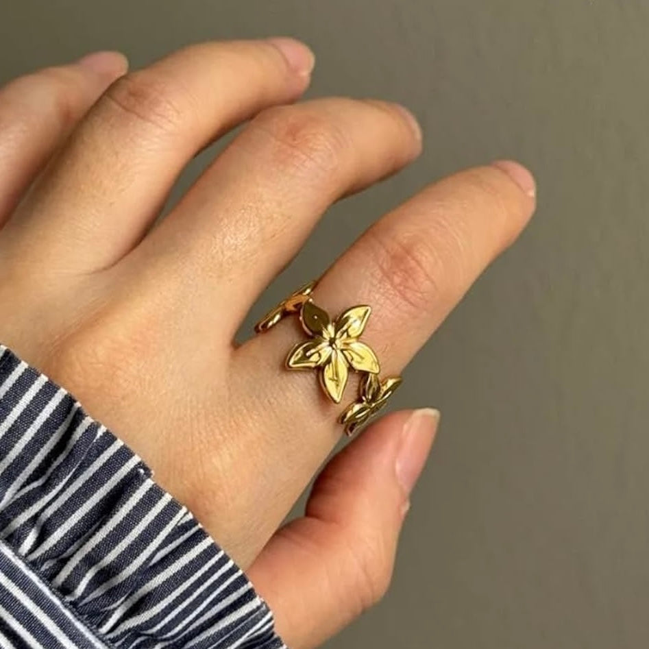 Lila Gold Ring