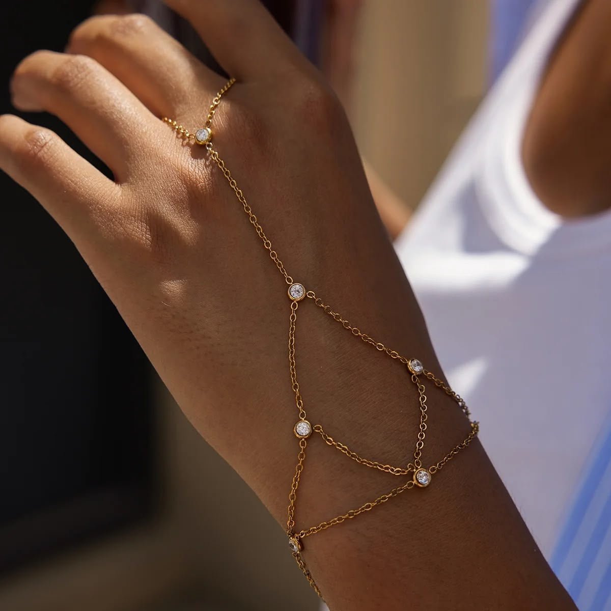 Lustre Hand Chain