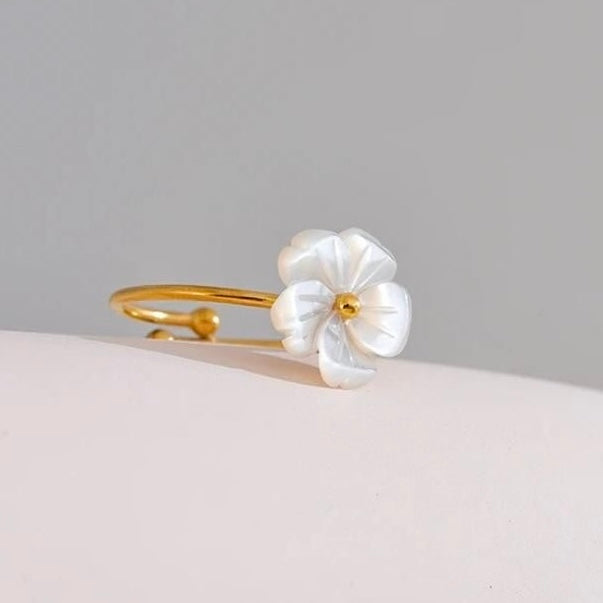 Natural shell-Flower Ring