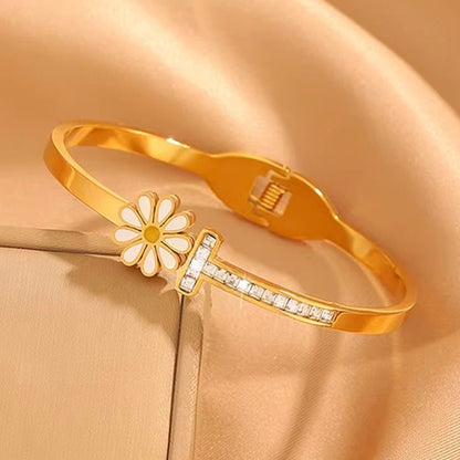 Daisy Love Bangle