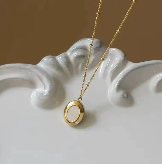 Inlaid shell Necklace