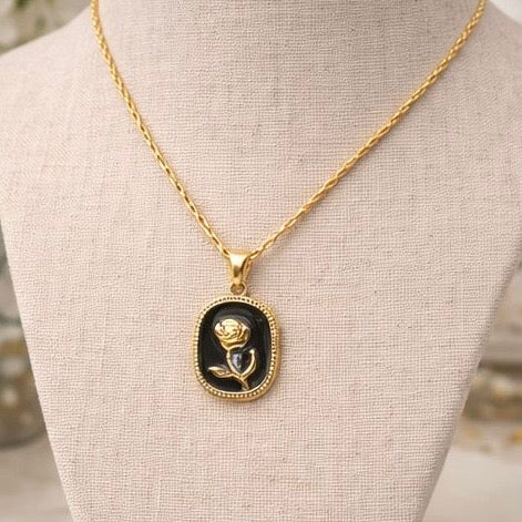 Rose Black Necklace
