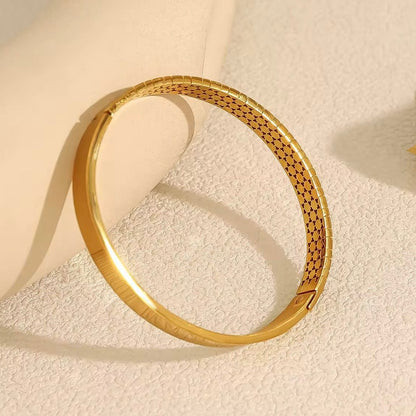Luma Bangle