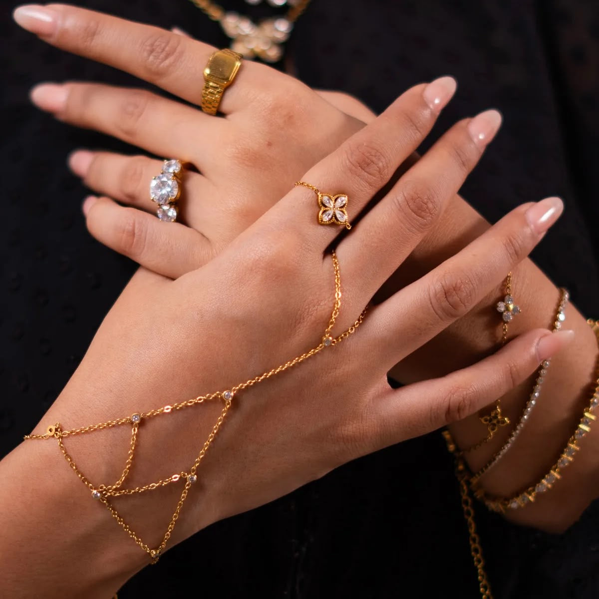 Lustre Hand Chain