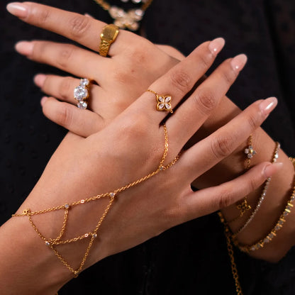 Lustre Hand Chain