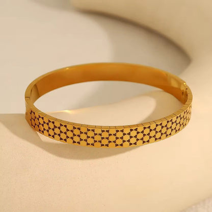 Luma Bangle