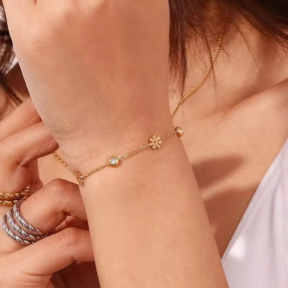 Dainty Daisy Bracelet