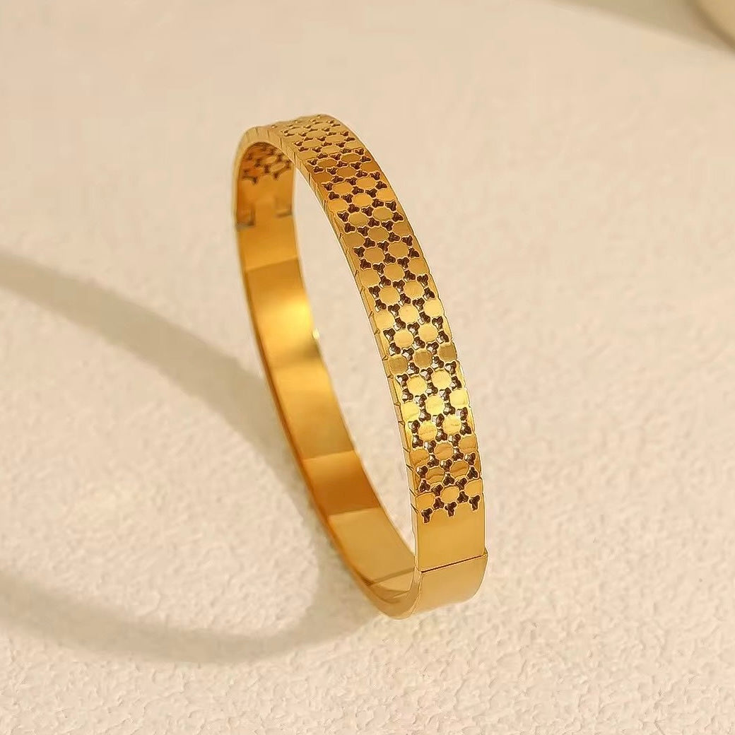 Luma Bangle