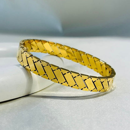 Zyra Bangle