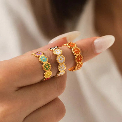 Daisy Bloom Ring -White