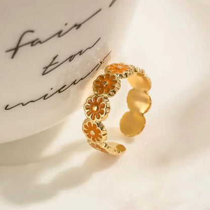 Daisy Bloom Ring -Peachy Keen