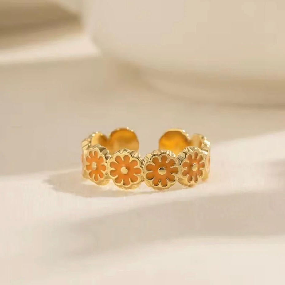 Daisy Bloom Ring -Peachy Keen