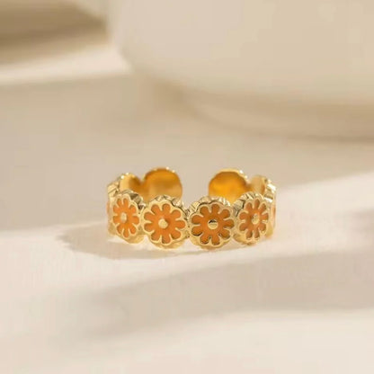 Daisy Bloom Ring -Peachy Keen