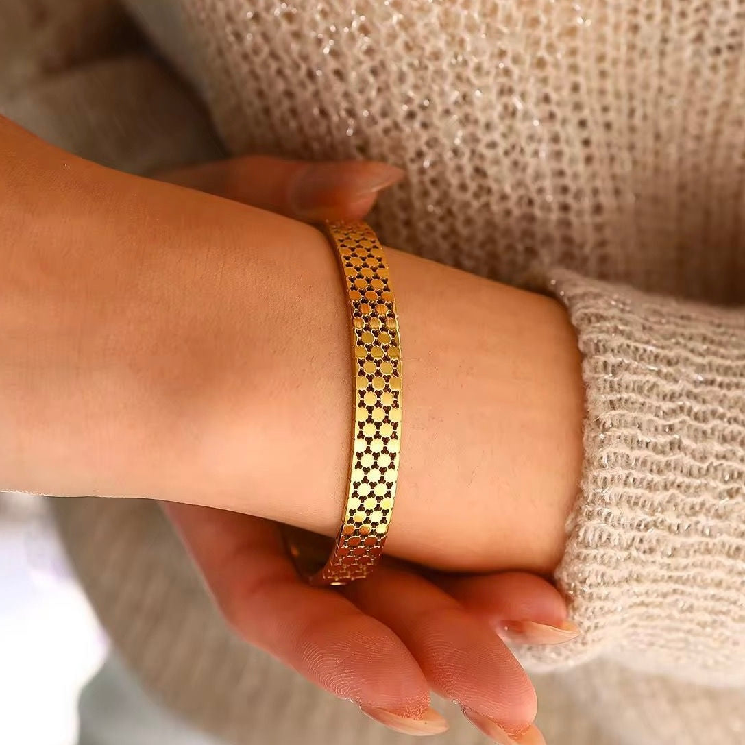 Luma Bangle