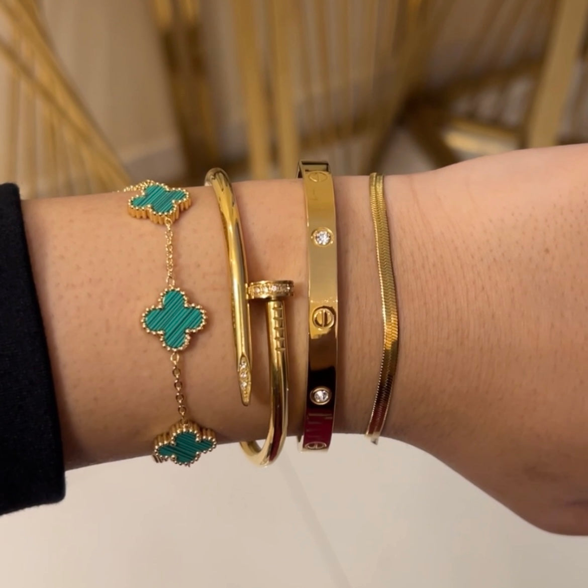 Green clover bundle